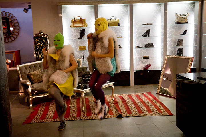 Pussy Riot в концепт-сторе «Подиум», ноябрь 2011
