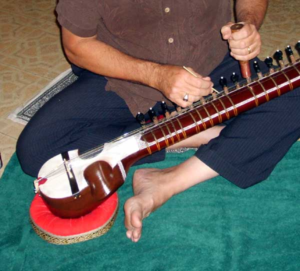 Tuning the esraj