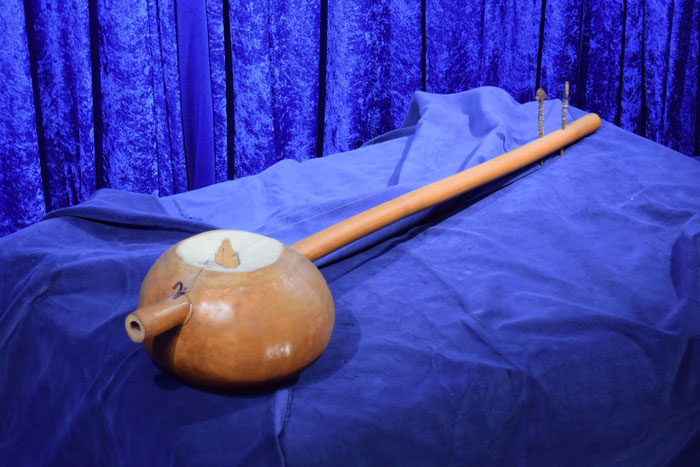 dotar, two stringed lute