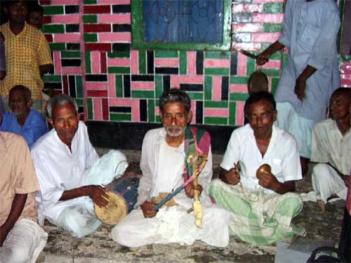 Mohesh Chondo Bormon and party