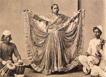 Nautch girl with music­ians