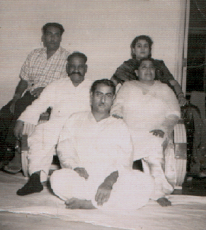 Bade Ghulam Ali Khan with family Bade Ghulam Ali Khan with family