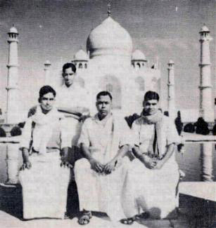 Via Agra: (seated L to R) Lalgudi Jayaraman, Palani Subramania Pillai and K. V. Narayanaswamy