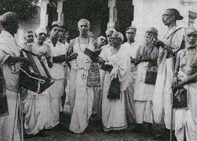 Sivan (second from left) at a street Bhajan in Mylapore, Chennai