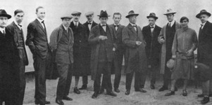      .  :  ,  ,  ,  -,  ,  ,  ,  ,  ,  ,  ,  ,  ., 1926 